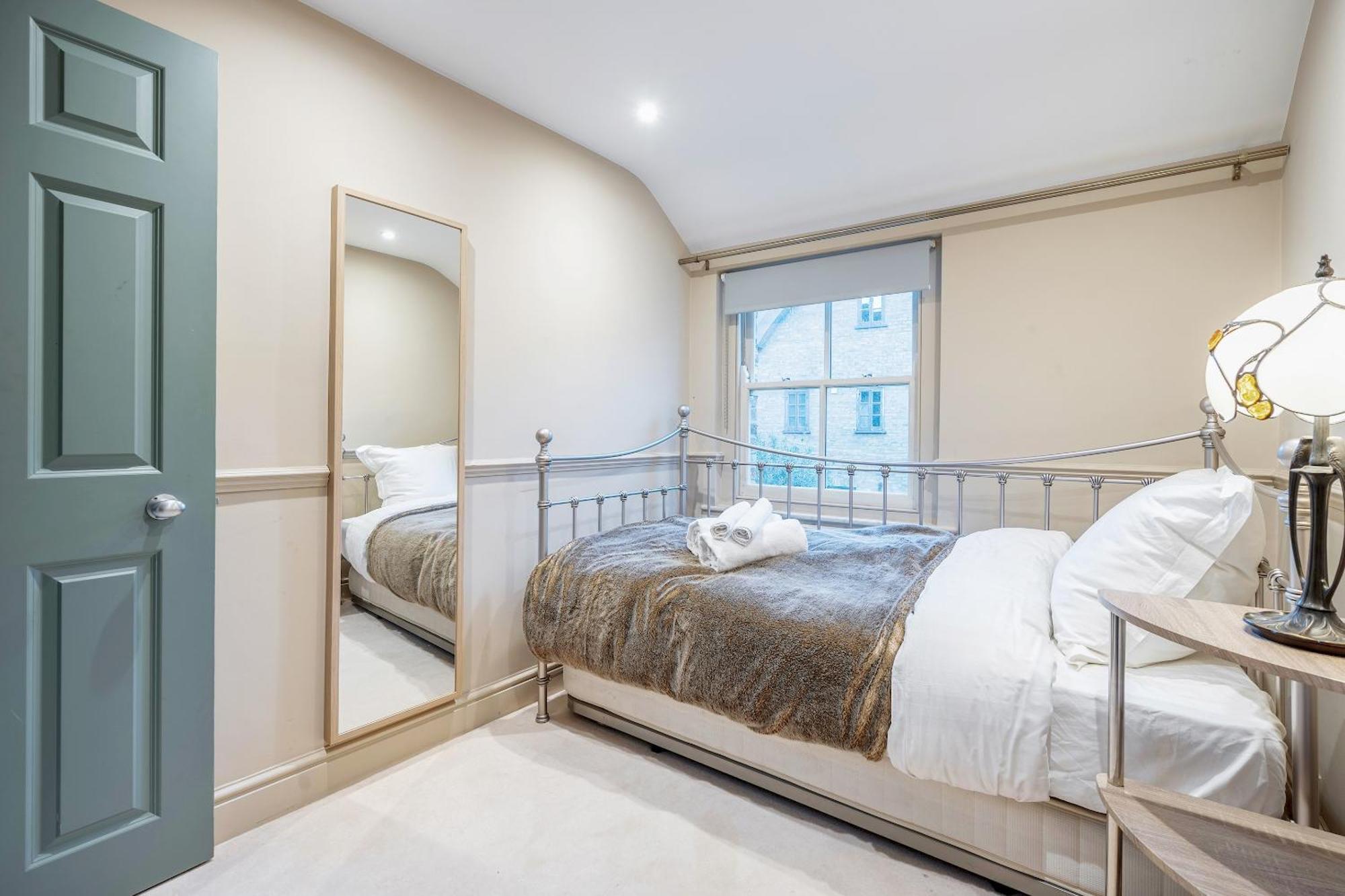 Fabulous Oasis For Unique Experience In Clapham Holiday home London