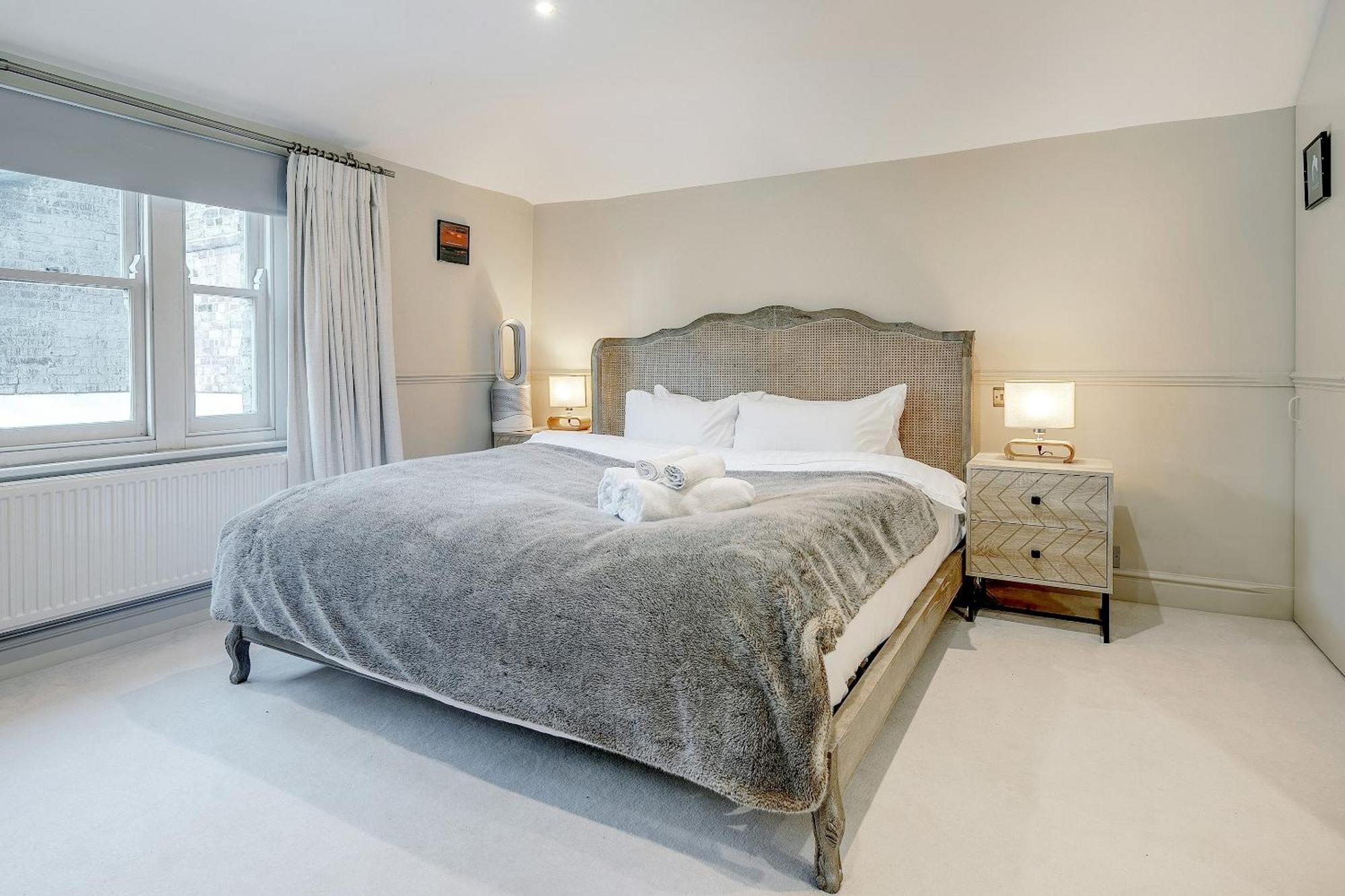 Fabulous Oasis For Unique Experience In Clapham