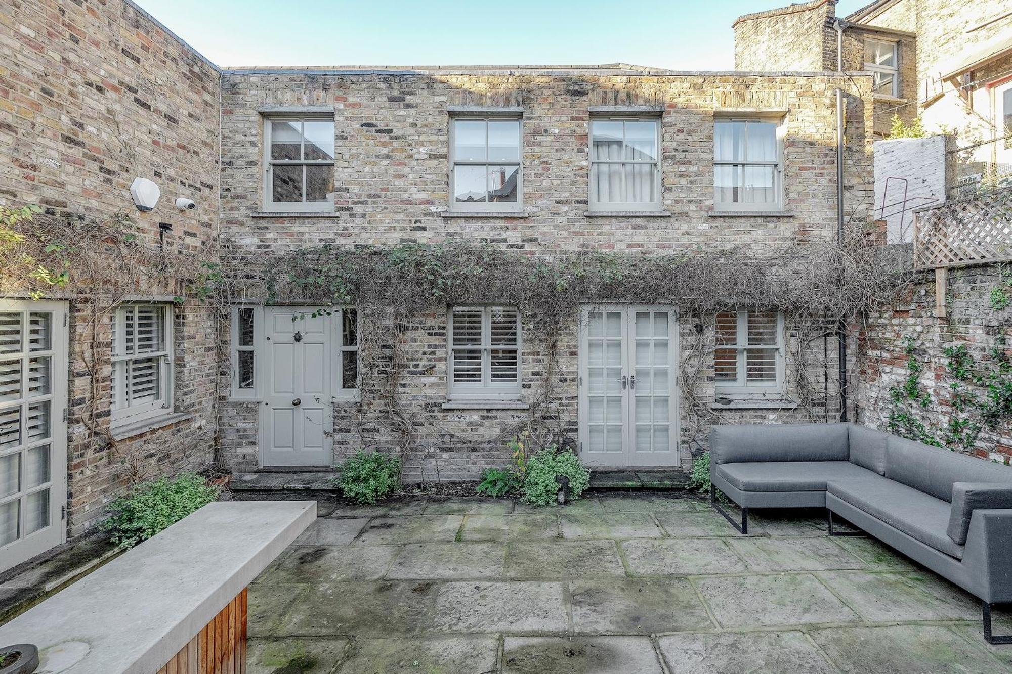 Fabulous Oasis For Unique Experience In Clapham *