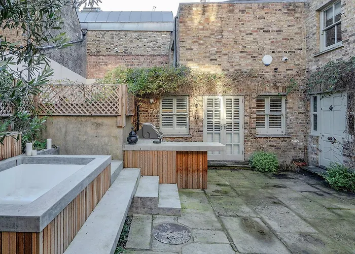 Fabulous Oasis For Unique Experience In Clapham